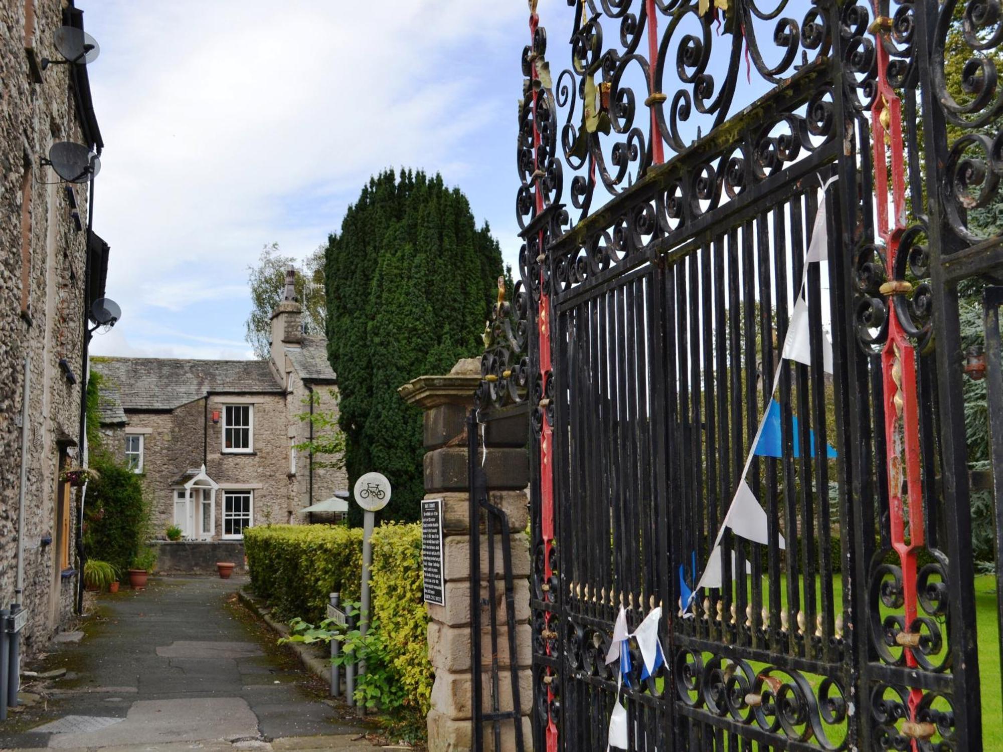 Church Walk Cottage Kendal Eksteriør bilde